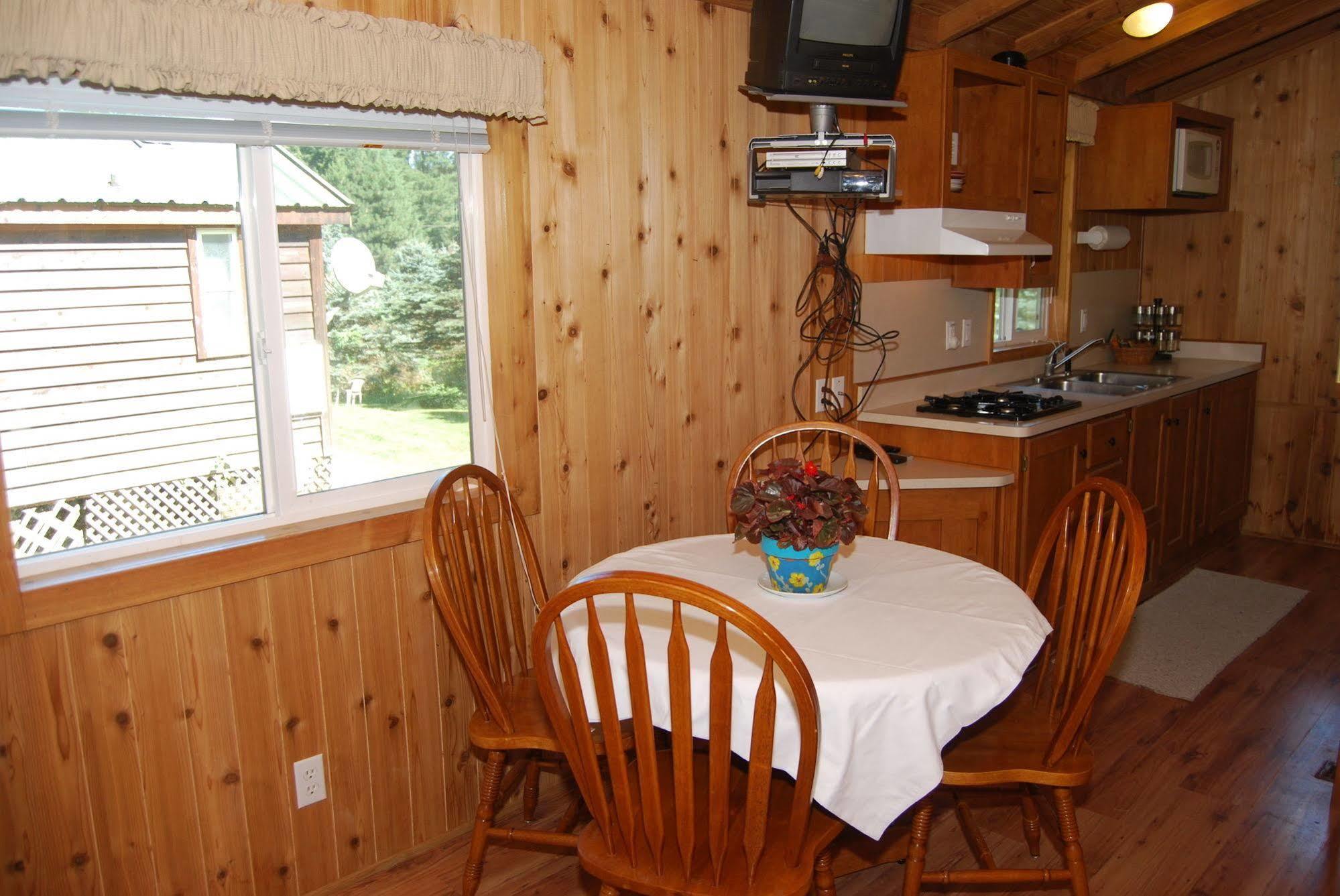 Thunderbird Rv & Camping Resort Monroe Exterior foto